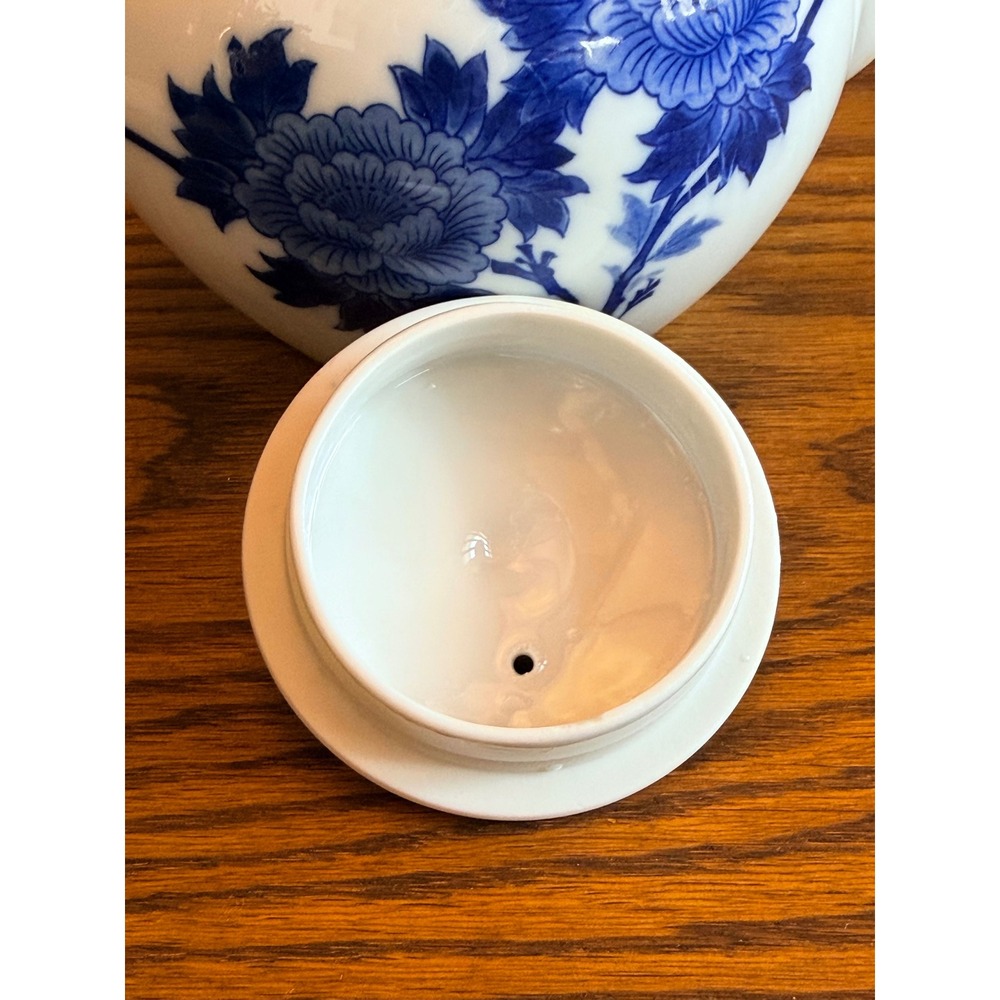Vintage Blue White Porcelain Dobin Style Teapot with Rattan Handle - Picture 10 of 12